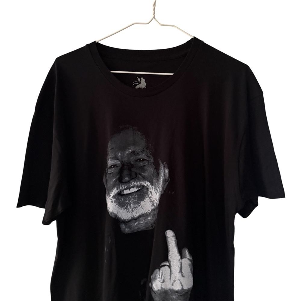NEW Willie Nelson Middle Finger Black Men’s Graphic T Shirt Size M, L, XL - Picture 3 of 12